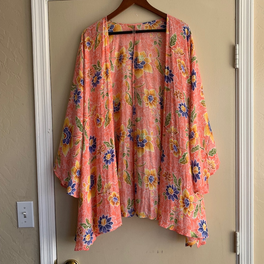 Forever 21 Peach Floral Oversized Kimono Beach Cover Up Layering Cardigan Sz.M